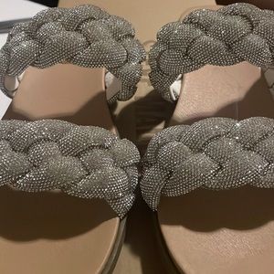 Band new 7.5 Steve Madden sandals